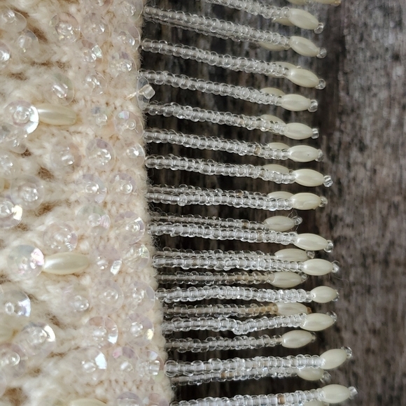 Vintage Harilelas Beaded sweater top 40 which is like a medium - Picture 4 of 5